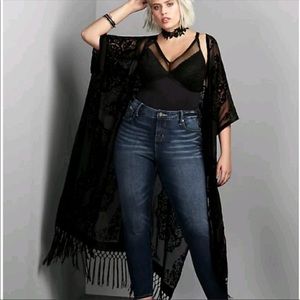 Torrid size 1 black velvet cutout kimono